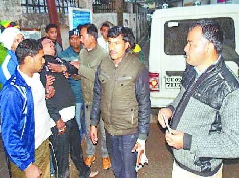 Zilla Panchayat members from sliding foot husband's death